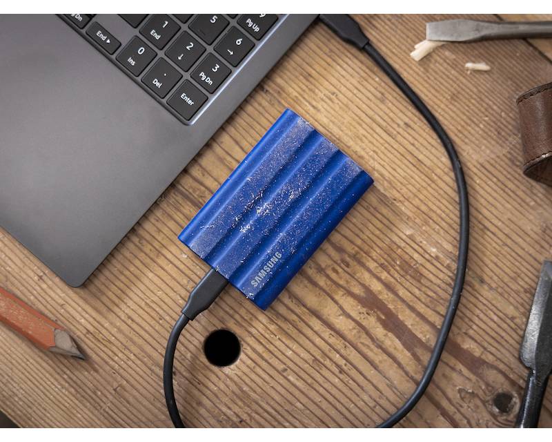 SAMSUNG Portable T7 Shield 4TB crni eksterni SSD MU-PE4T0S - Slika 2